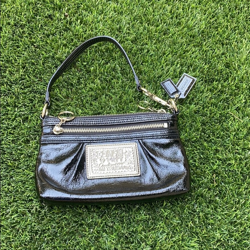 LIKE NEW COACH POPPY SMALL PURSE